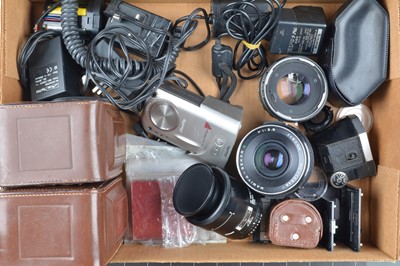 Lot 240 - A Tray of Camera Related Items