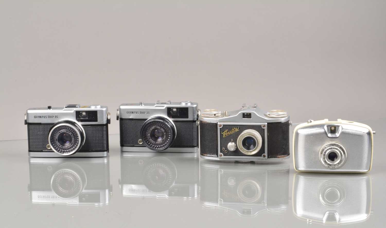Lot 247 - A Group of 35mm Cameras