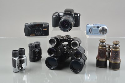 Lot 295 - A Tray of Camera Related Items