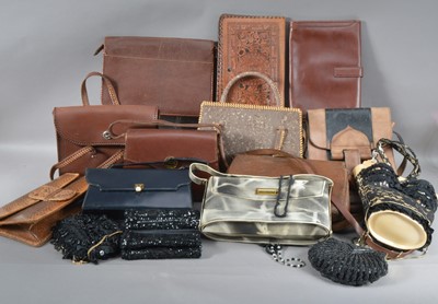 Lot 231 - A collection of ladies bags