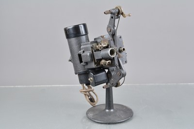 Lot 324 - A Bell & Howell Filmo 16mm Cine projector