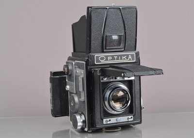 Lot 329 - An Optica Model IIA Camera