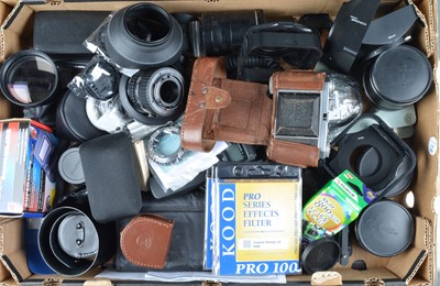 Lot 417 - Camera Related Items