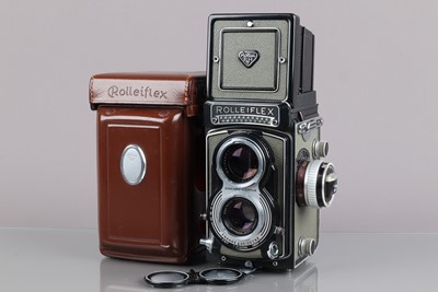 Lot 334 - A Roleiflex T TLR Camera