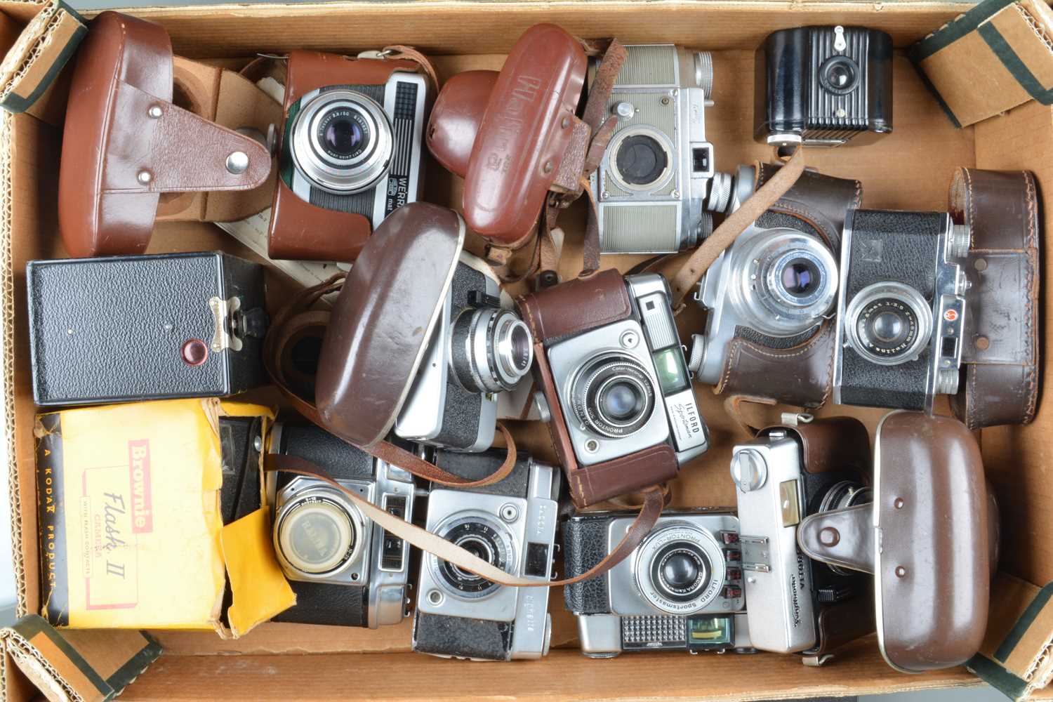 Lot 466 - A Tray of Viewfinder Cameras