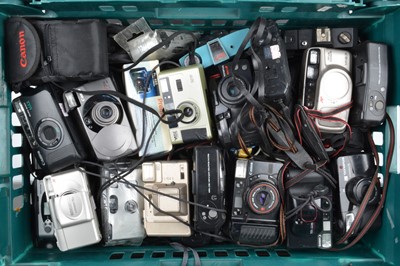 Lot 474 - A Tray of Compact Cameras