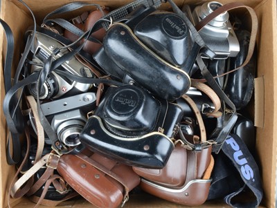 Lot 501 - A Box of Viewfinder Cameras