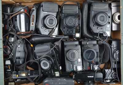Lot 520 - A Tray of Canon Compact Cameras