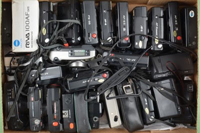 Lot 525 - A Tray of Compact Cameras