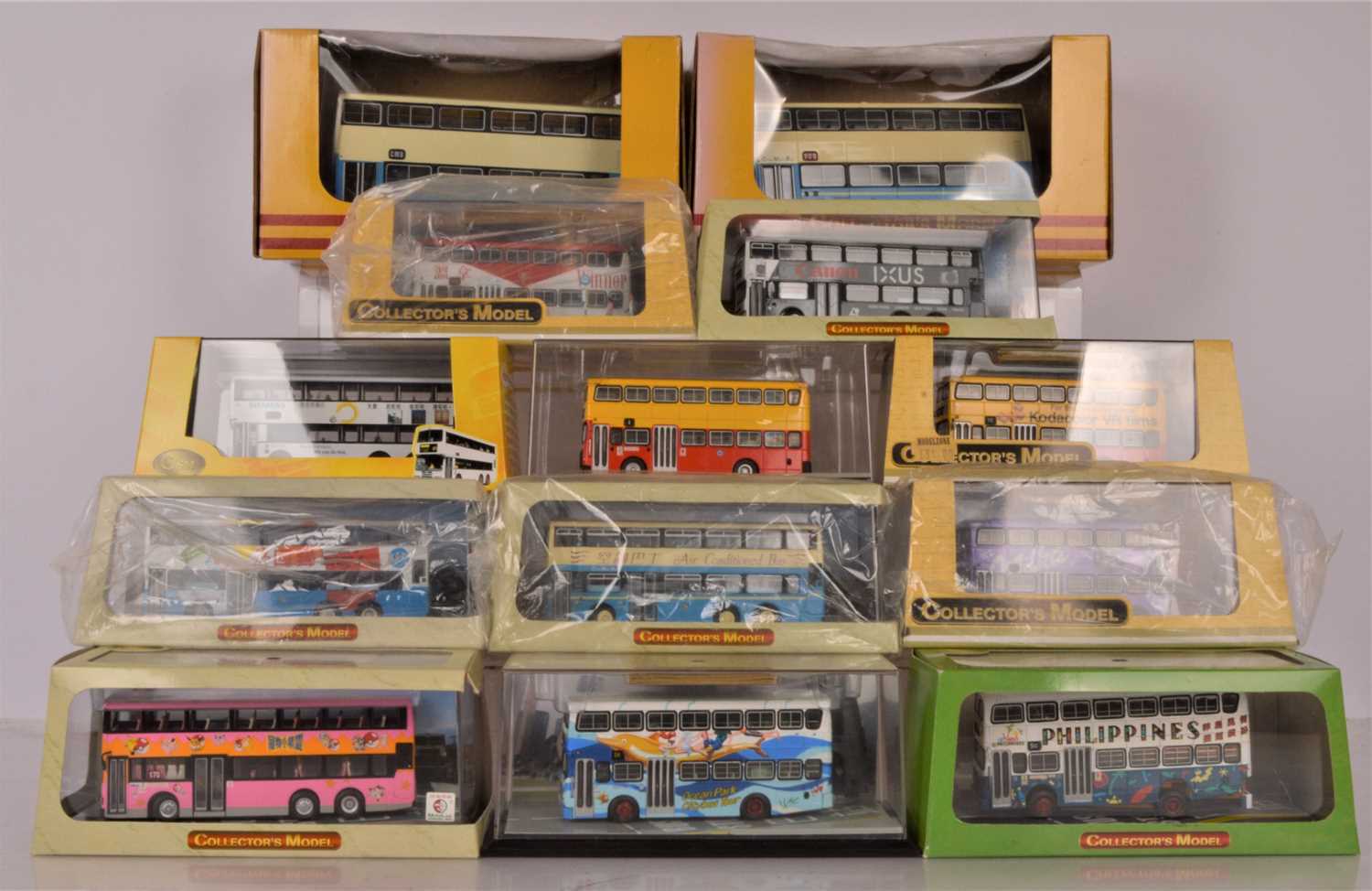 Lot 4 - Collectors Model Buses Far Eastern Buses (13)