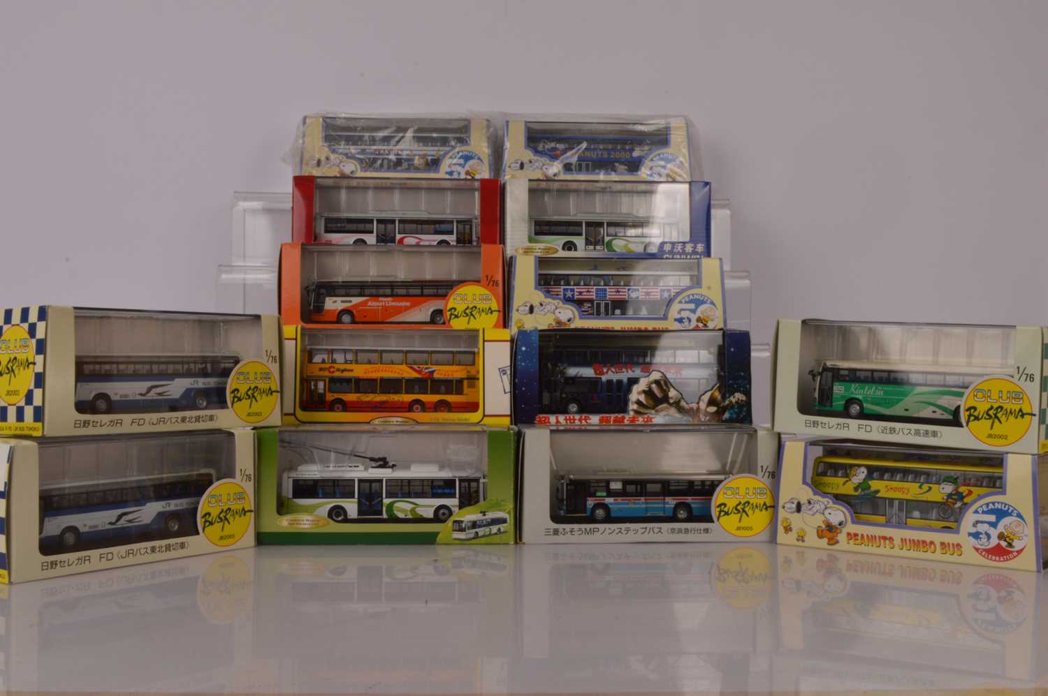 Lot 8 - 1:76 Scale Far Eastern Buses by Creative Master Northcord and Sun Hing (14)