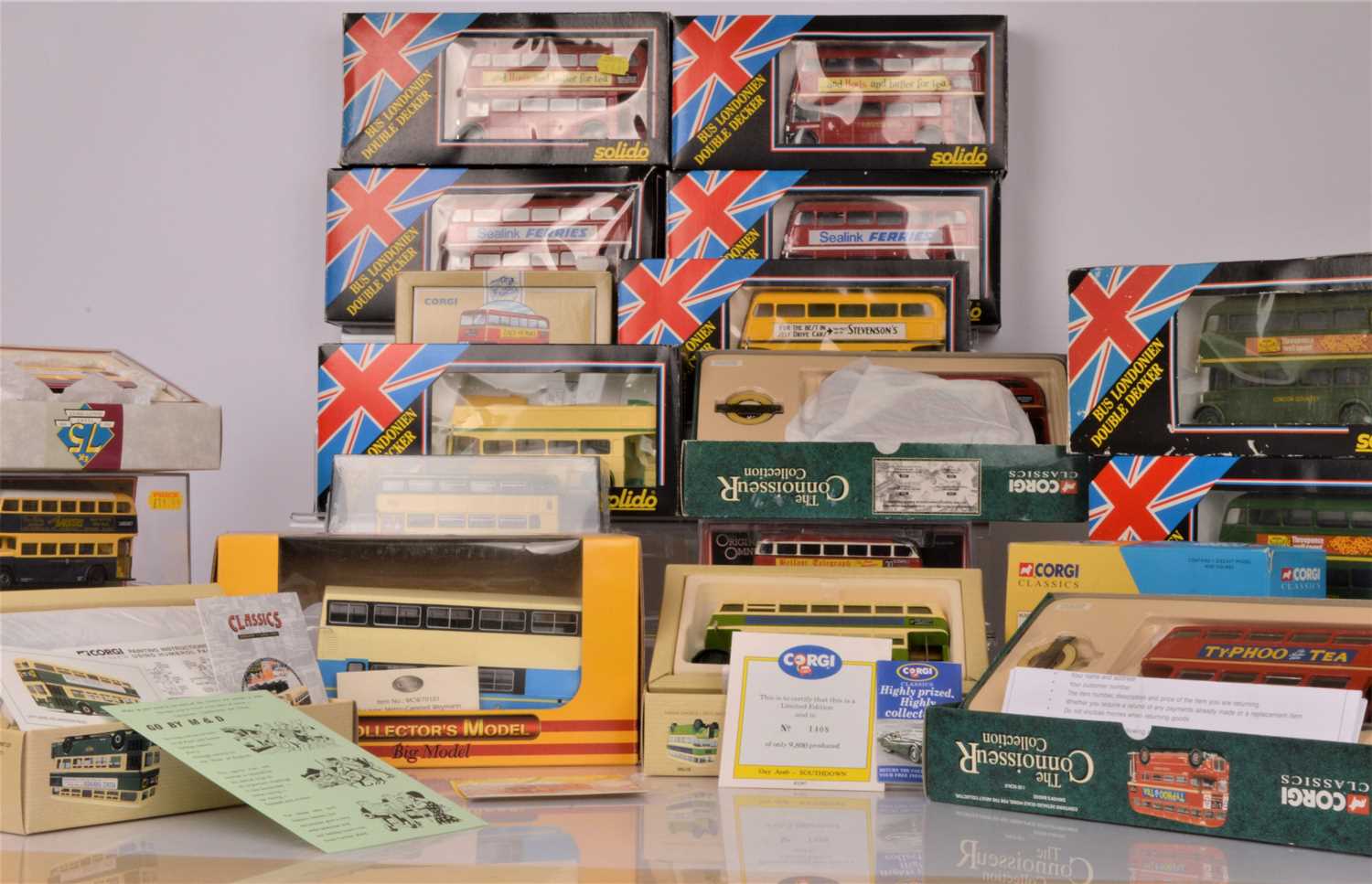 Lot 66 - Modern Diecast Buses (20)