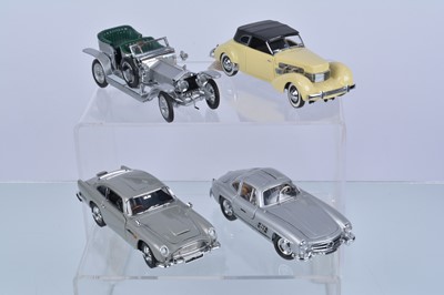 Lot 98 - 1:24 Scale Danbury Mint and Franklin Mint Cars including James Bond Aston Martin