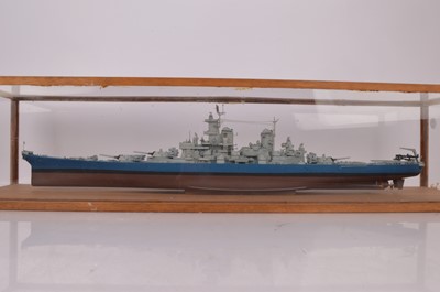 Lot 269 - 1:350 Scale kitbuilt model of USS Missouri presented in a wood and Perspex display case