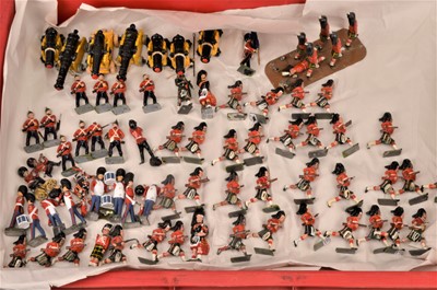 Lot 272 - Large collection of vintage and modern lead soldiers by various makers (250+)