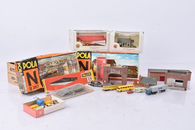 Lot 316 - N Gauge Buildings and Accessories