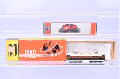 Lot 318 - Piko N Gauge Russian CCCP Railways brown/tan/white Skoda 4C4 092twin pantograph electric Co-Co Locomotive