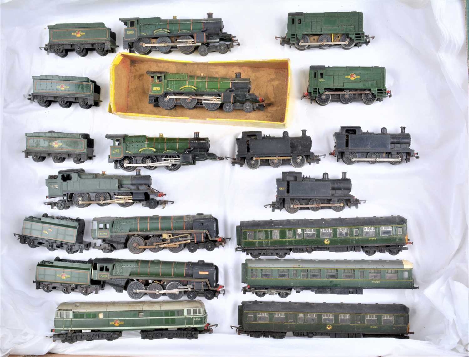 Lot 322 - Tri-ang TT Gauge Locomotives (20 incl