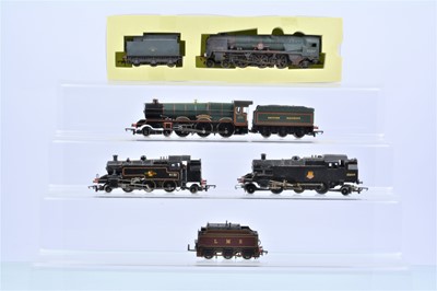 Lot 356 - Tri-ang and Hornby 00 gauge Steam Locomotives and Tenders (5)