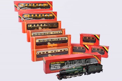 Lot 393 - Hornby 00 Gauge GWR Locomotive and brown and cream Coaches (10)