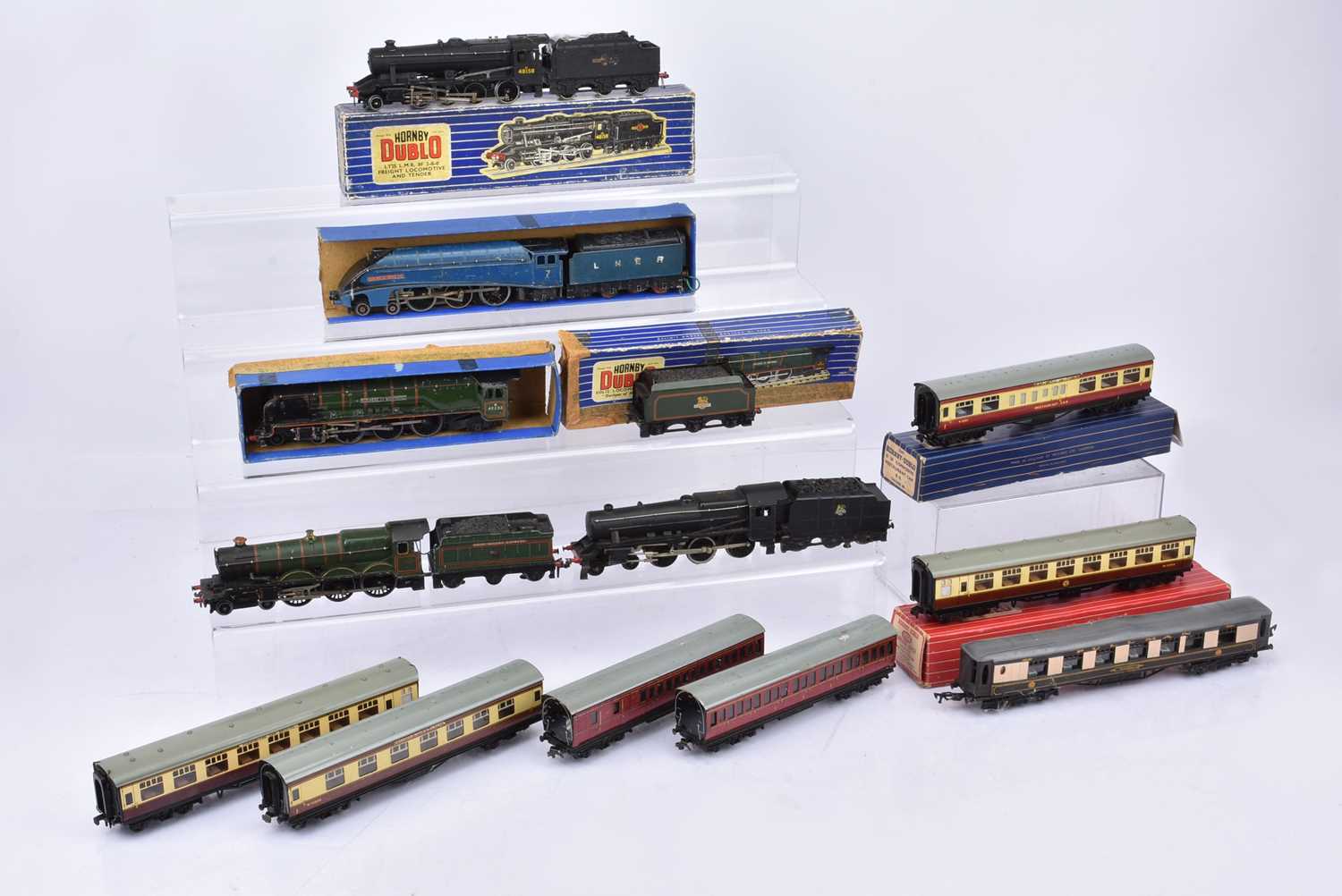 Lot 409 - Hornby-Dublo 00 gauge 3-rail Steam Locomotives and coaches with Farish 00 gauge 2 rail locomotive (13)