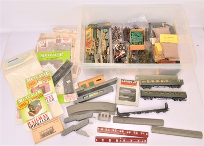 Lot 462 - Large collection of 00 gauge Hornby Dublo Tri-ang and other makers Control equipment with scenic buildings kits and accessories (qty)