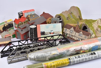 Lot 471 - Large collection of 00 Gauge kitbuilt plastic and Card buildings by Airfix  Superquick Faller and others