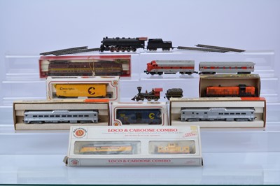 Lot 521 - Bachmann Athearn Rivarossi Mehano H0 gauge US outline Locomotives coaches and freight cars (12)
