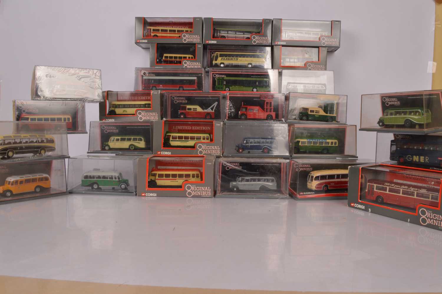 Lot 28 - Original Omnibus Single Deck Buses and Coaches (40)