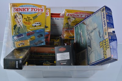 Lot 139 - Modern Diecast Vehicles and Minic Ships (27)