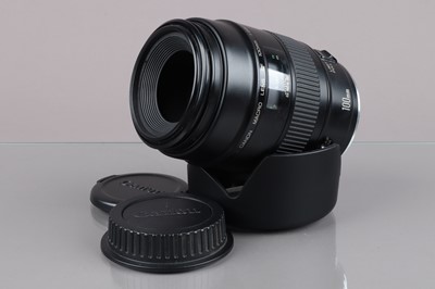 Lot 403 - A Canon EF Macro 100mm f/2.8 Lens