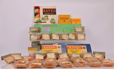 Lot 261 - Collection of Bayko parts in original packaging