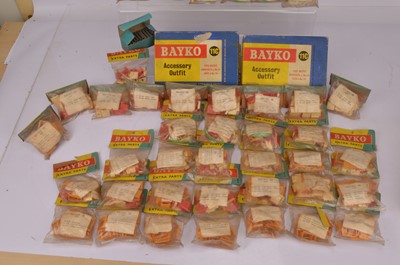 Lot 261 - Collection of Bayko parts in original packaging
