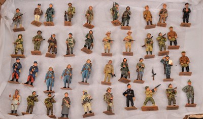 Lot 284 - Del Prado WWI  and II Foot Soldiers (40)
