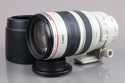 Lot 407 - A Canon EF 100-400mm f/4.5-5.6 L IS USM Lens