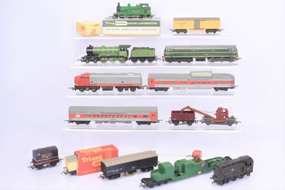 Lot 353 - Tri-ang Wrenn 00 gauge Locomotives and Rolling stock (15)