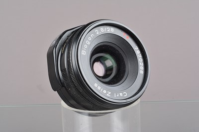 Lot 409 - A Carl Zeiss T* 28mm f/2.8 Biogon Lens