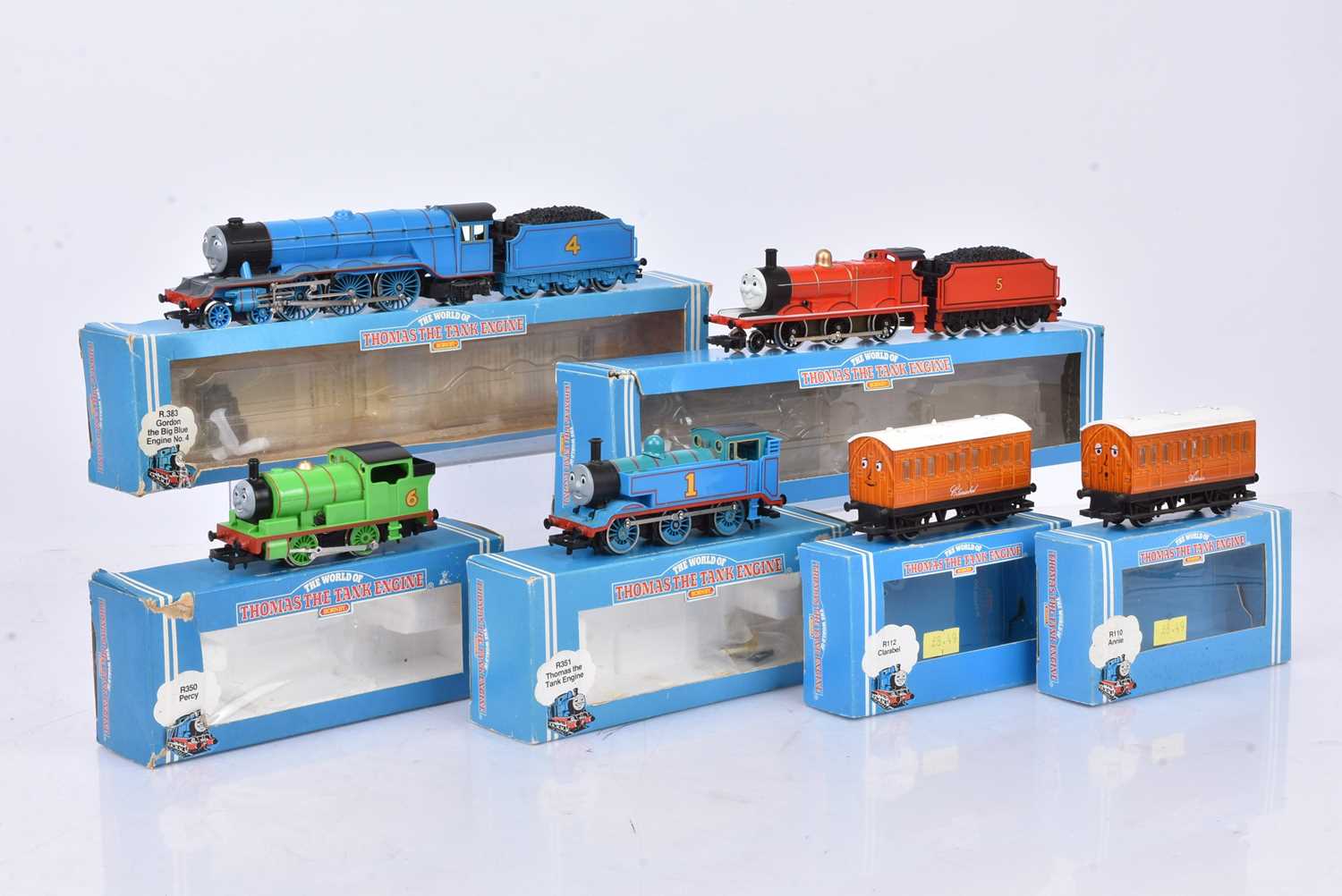 Lot 402 - Hornby 00 Gauge Thomas the Tank Engine Series Steam Locomotives and coaches (6)