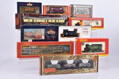 Lot 464 - Assortment of Hornby Bachmann Dapol 00 gauge Locomotives and rolling stock in original boxes (9)