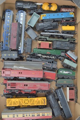 Lot 465 - Tri-ang Lima Jouef Trix Steam and Diesel locomotives 00/H0 gauge with coaches and freight wagons (36)