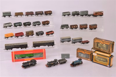 Lot 495 - Mainline Dapol Lima Tri-ang Hornby and other makers 00 Gauge Tank Locomotives Goods and Engineering Rolling Stock (37)