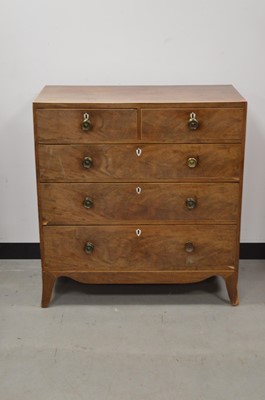 Lot 87 - A Georgian mahogany chest of drawers