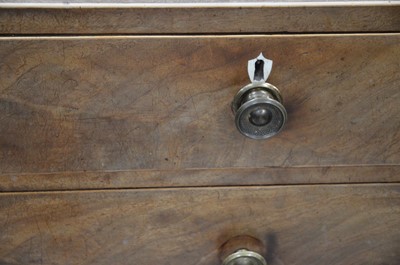 Lot 87 - A Georgian mahogany chest of drawers