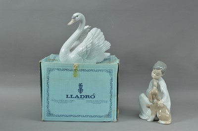 Lot 112 - Two Lladro porcelain figurines