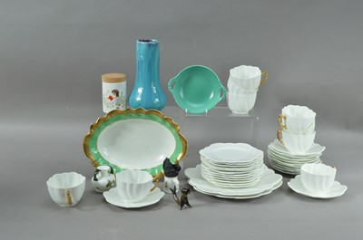 Lot 116 - An assorted collection of ceramics