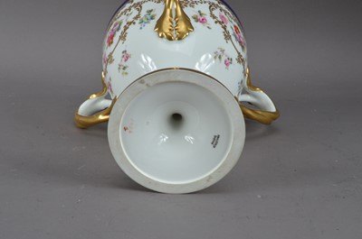 Lot 201 - A 20th century Cauldon porcelain footed tyg