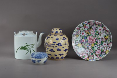 Lot 271 - Four pieces of Chinese ceramics