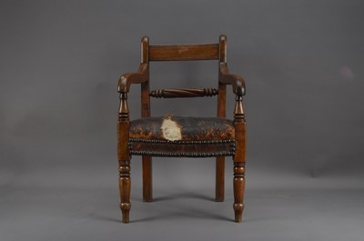 Lot 309 - A Victorian elm child's/doll chair