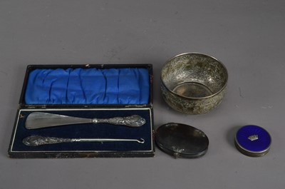 Lot 335 - A assorted collection of silver and white metal items
