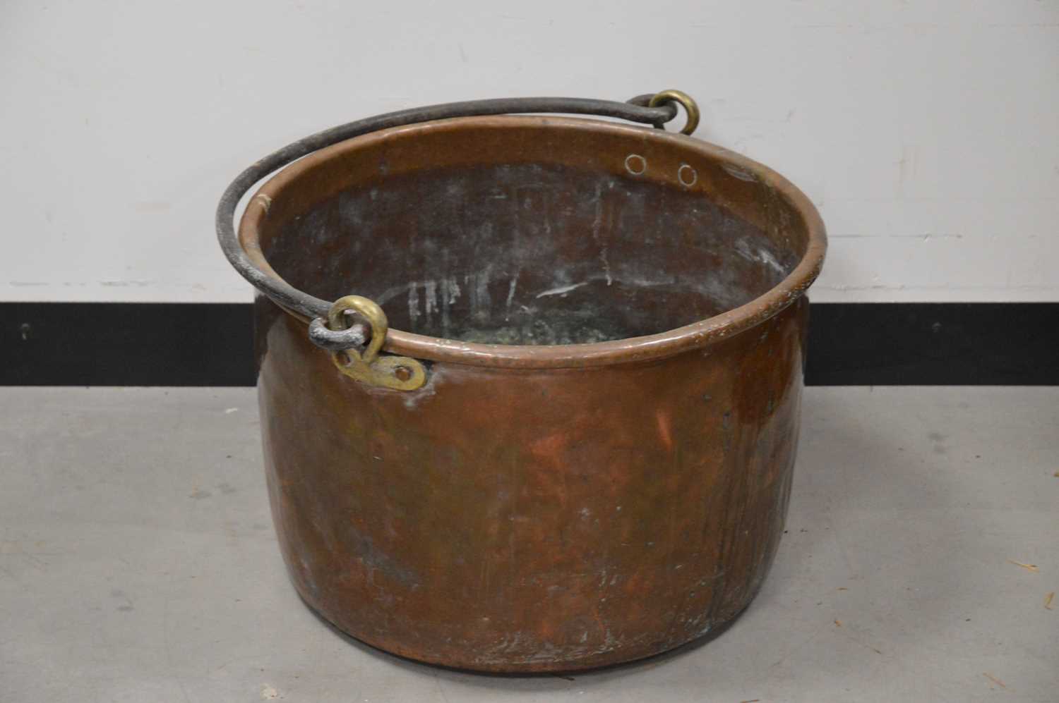 Lot 445 - A large 19th century copper bucket